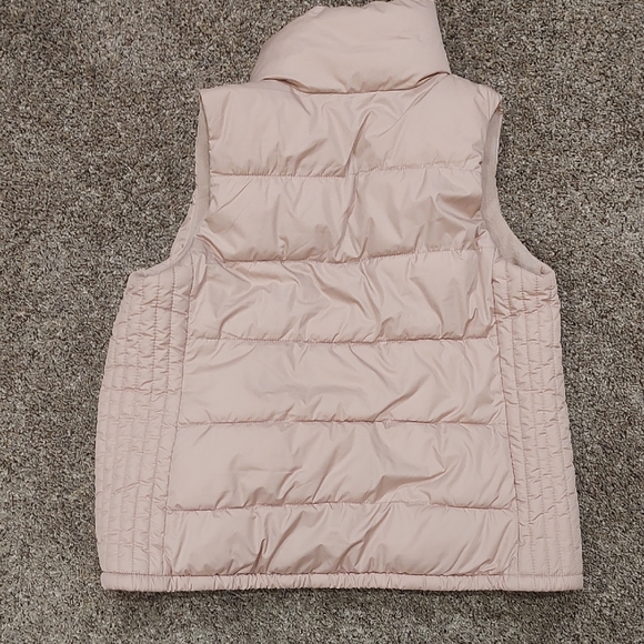 Old Navy Women's Puffer Vest - Light Tan - Picture 5 of 6